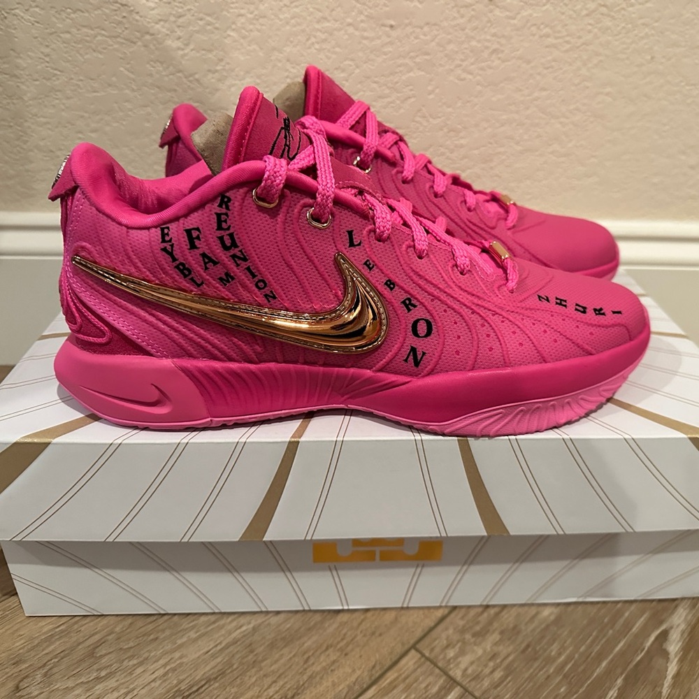 Nike LeBron 21 EYBL exclusive